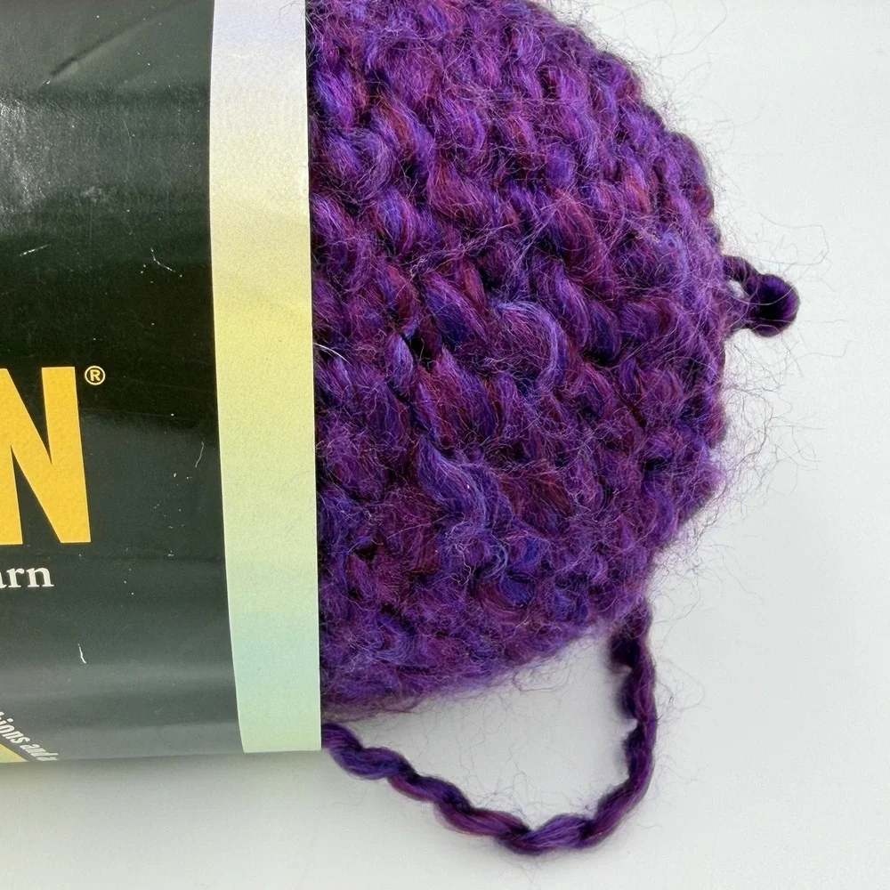 Lion Brand Homespun Yarn Grape 386 Purple Bulky 5 Textured 6 oz 185 Yards USA